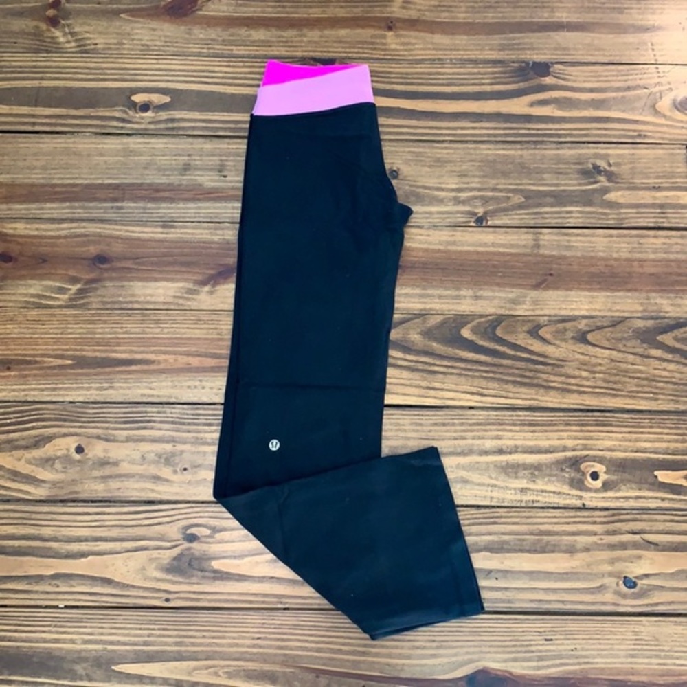 Lululemon bootleg pants size 4‎